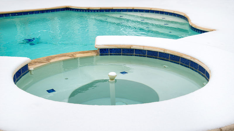 Advantages of Professional Commercial Pool Leak Service in Phoenix, AZ